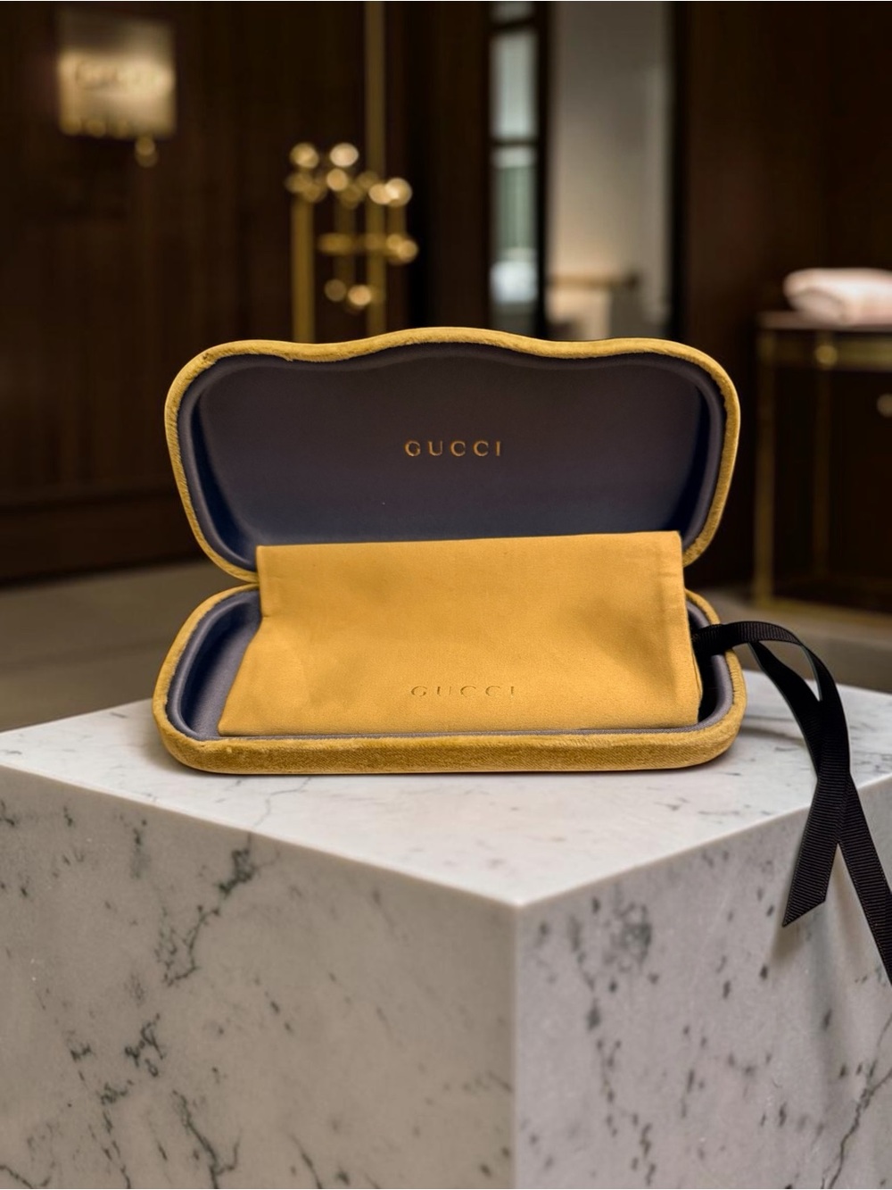 Authentic Gucci Chartreuse Velvet Preloved Eyewear Case w/Pouch & Authenticity